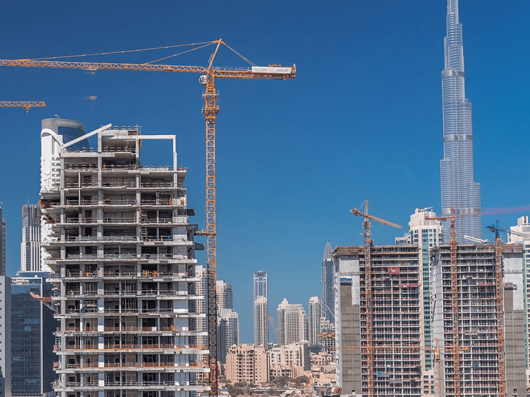 العقارات قيد الإنشاء في دبي: التحديات والفرص وكيفية الاستفادة منها